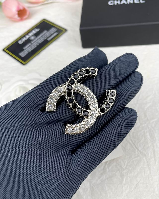 Chanel Brooch 1lyx29